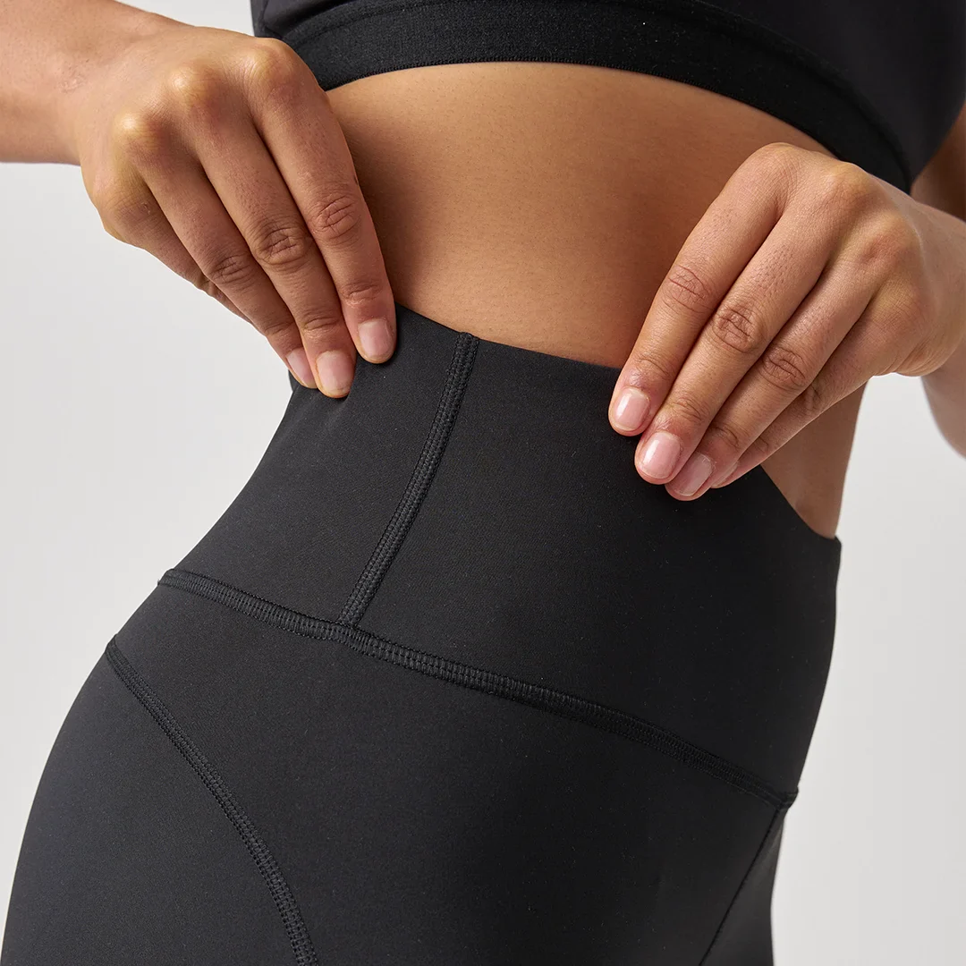 Capri Leggings | Schwarz - Image 3