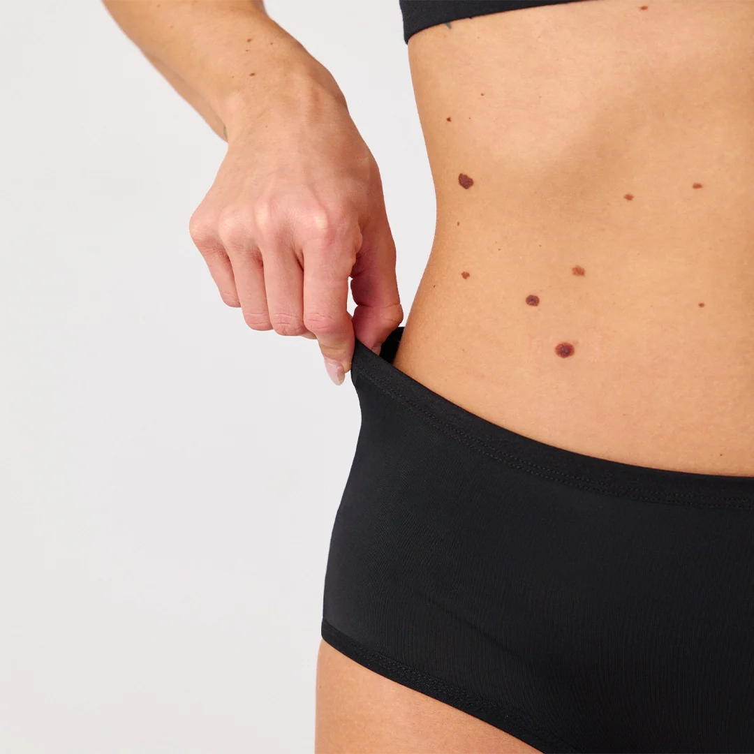 Perioden High Waist Slip STRONG | Schwarz - Image 4
