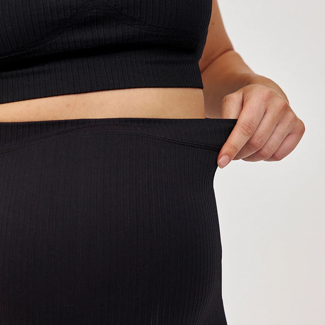 Umstandsleggings Seamless | Schwarz - Image 4